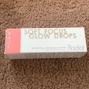 Soft focus glow drops